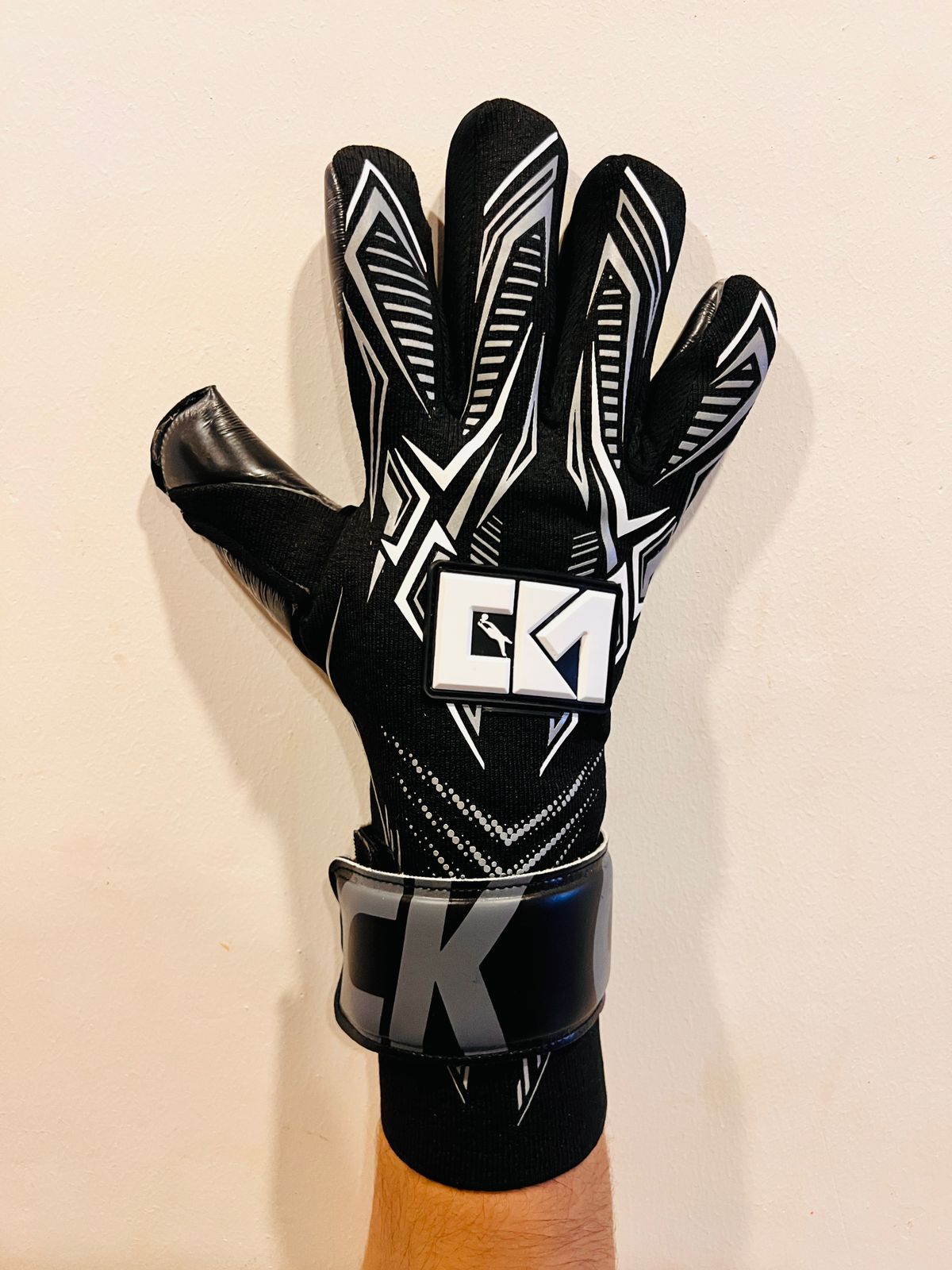 CK1 ShadowVector Grip